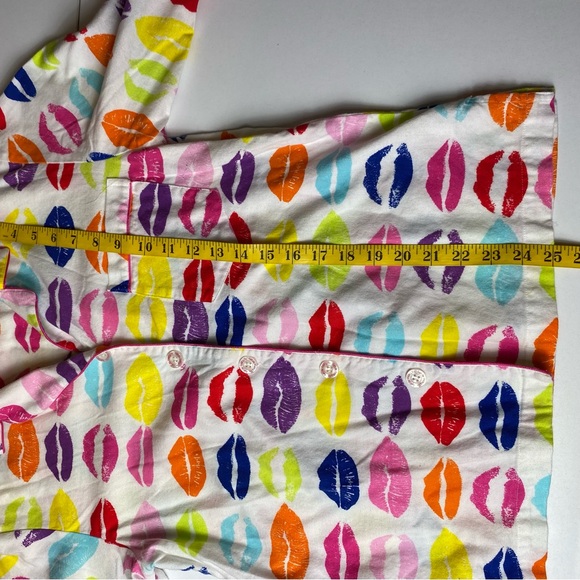 Victoria's Secret Long Sleeve Light Flannel Pajamas Multi Color Lips Kisses XS - Picture 10 of 12